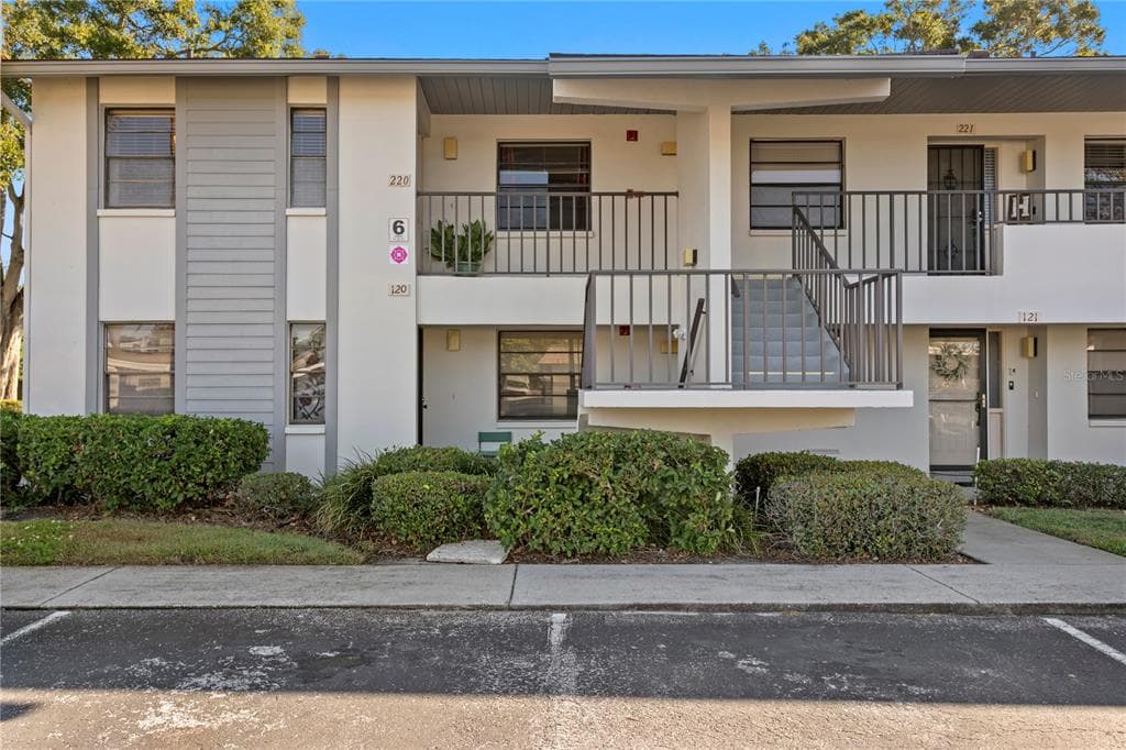 1601 43RD STREET N # 220, ST PETERSBURG, FL 33713