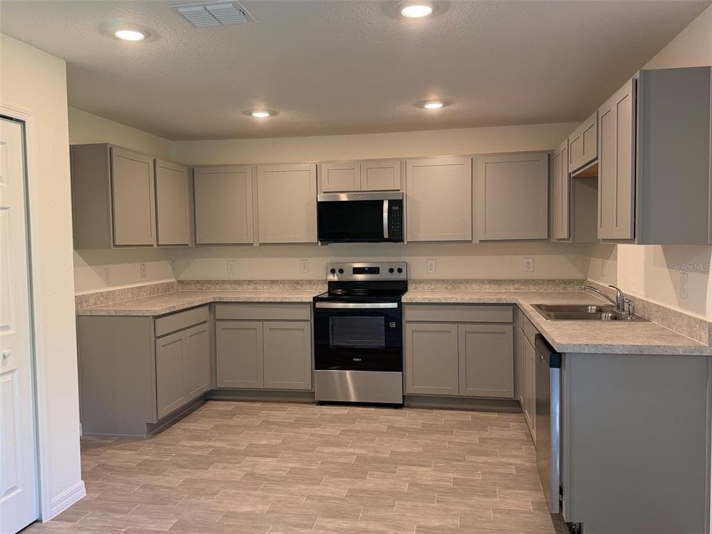904 HUDSON VALLEY DRIVE, POINCIANA, FL 34759 — zdjęcie 2