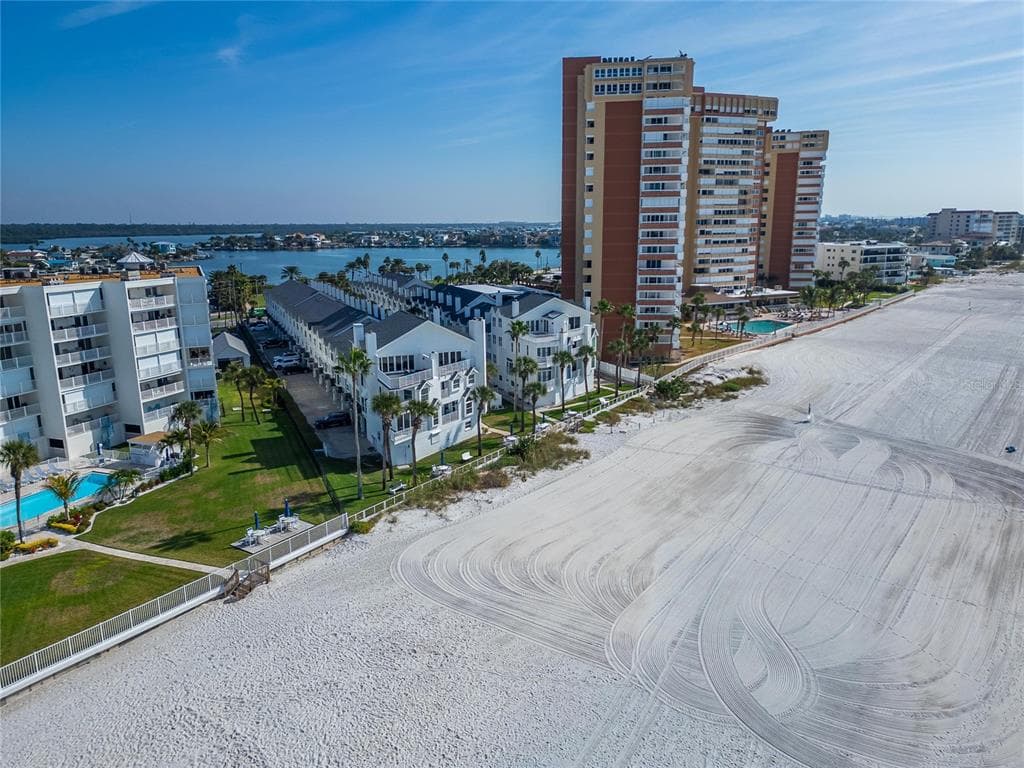 17960 GULF BOULEVARD # 104, REDINGTON SHORES, FL 33708 — zdjęcie 4