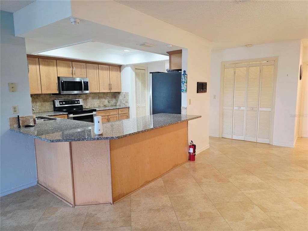 1924 NEW BEDFORD DRIVE, SUN CITY CENTER, FL 33573 — zdjęcie 5