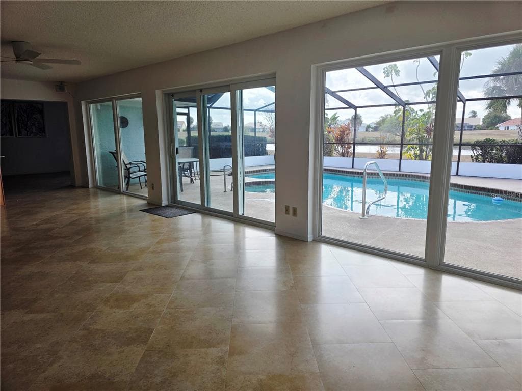 1924 NEW BEDFORD DRIVE, SUN CITY CENTER, FL 33573 — zdjęcie 4