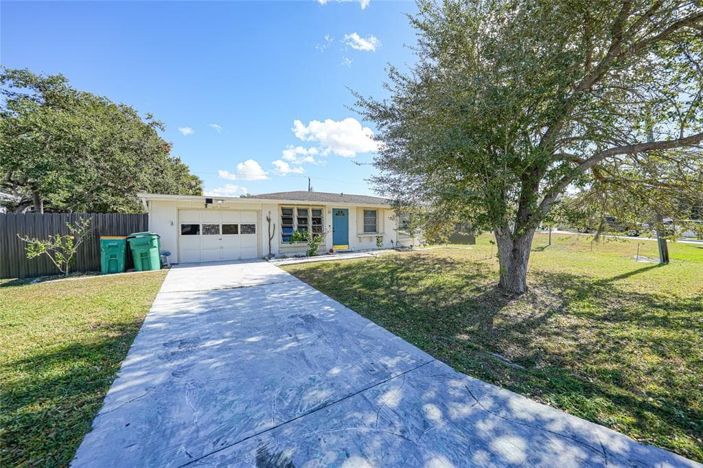 819 HALEYBURY STREET NW, PORT CHARLOTTE, FL 33948