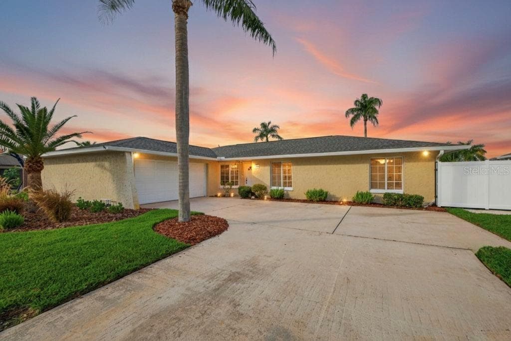 1963 TANGLEWOOD DRIVE NE, ST PETERSBURG, FL 33702 — zdjęcie 2