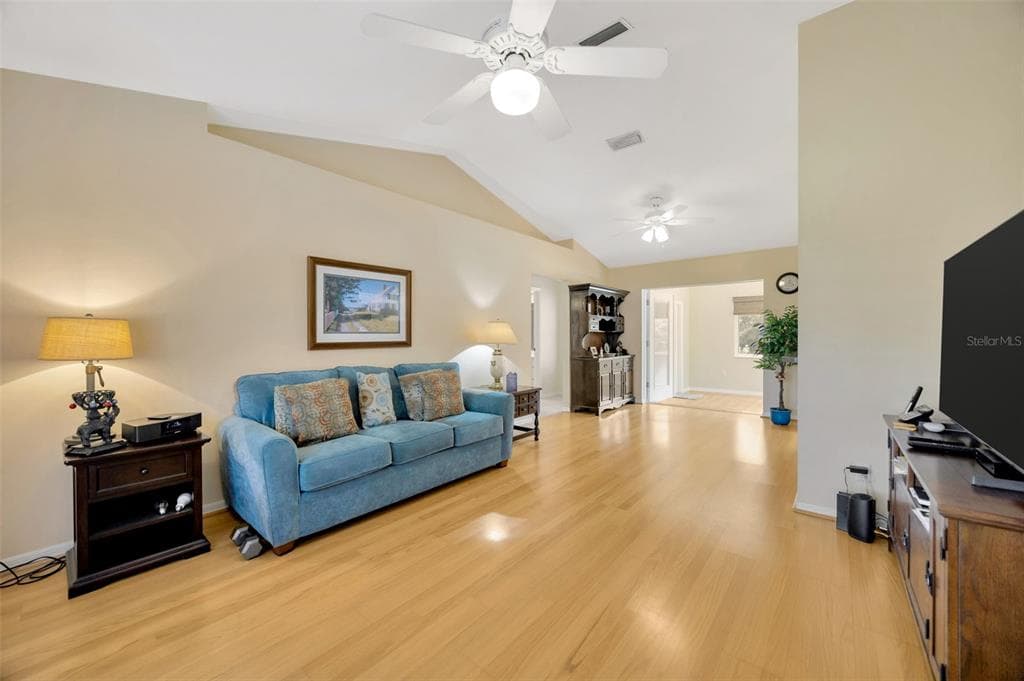 37157 FOXRUN PLACE, ZEPHYRHILLS, FL 33542 — zdjęcie 4