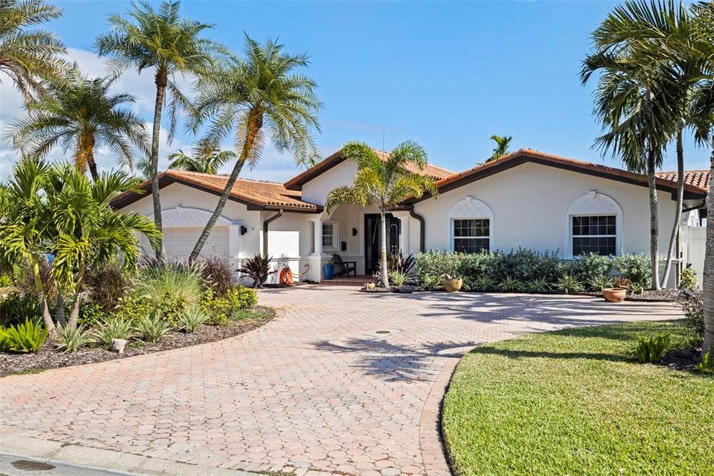 7827 9TH AVENUE S, ST PETERSBURG, FL 33707 — zdjęcie 2