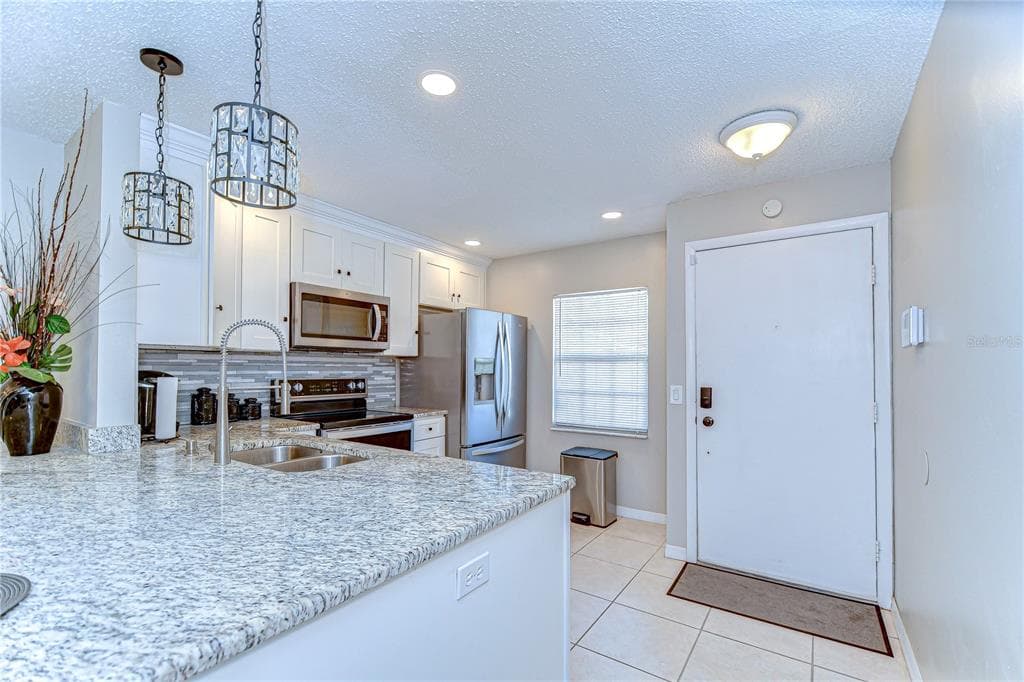 13870 OAKWOOD LANE, SEMINOLE, FL 33776 — zdjęcie 4