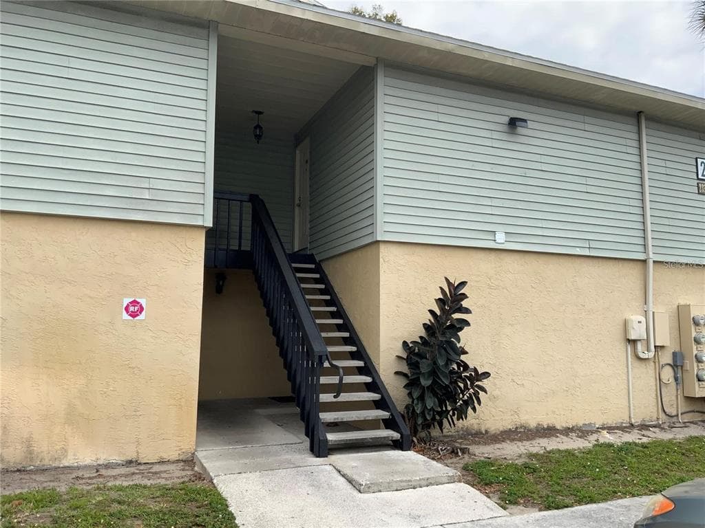 233 RED MAPLE PLACE # 233, BRANDON, FL 33510