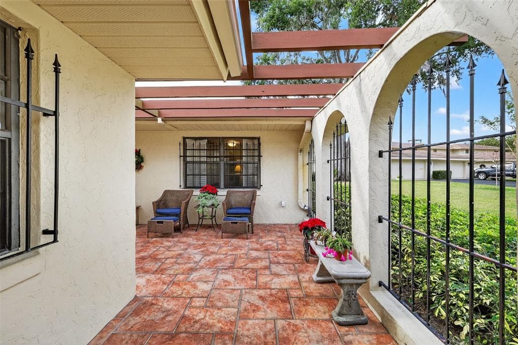 100 S TREMAIN STREET # F1, MOUNT DORA, FL 32757 — zdjęcie 3