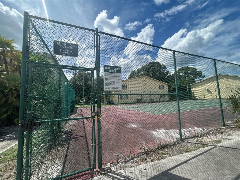 7502 BOLANOS COURT, TAMPA, FL 33615 — zdjęcie 5