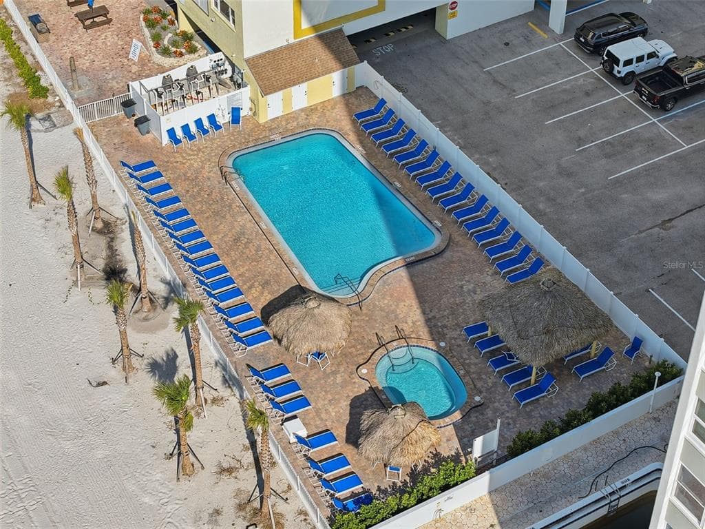 17450 GULF BOULEVARD # 104, REDINGTON SHORES, FL 33708 — zdjęcie 4