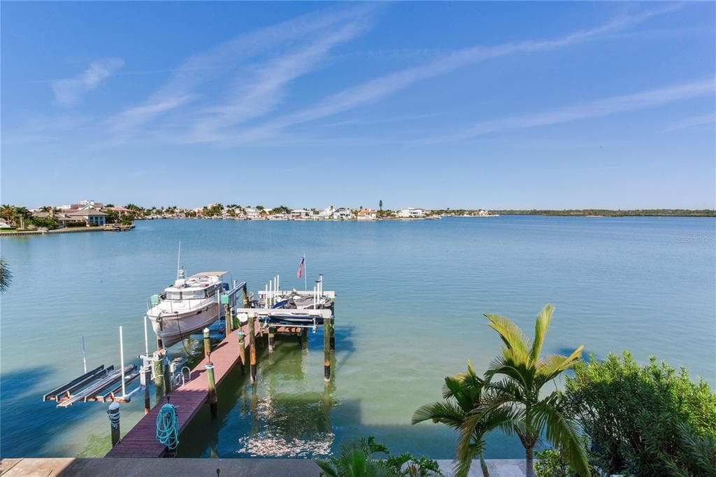 16480 REDINGTON DRIVE, REDINGTON BEACH, FL 33708 — zdjęcie 2