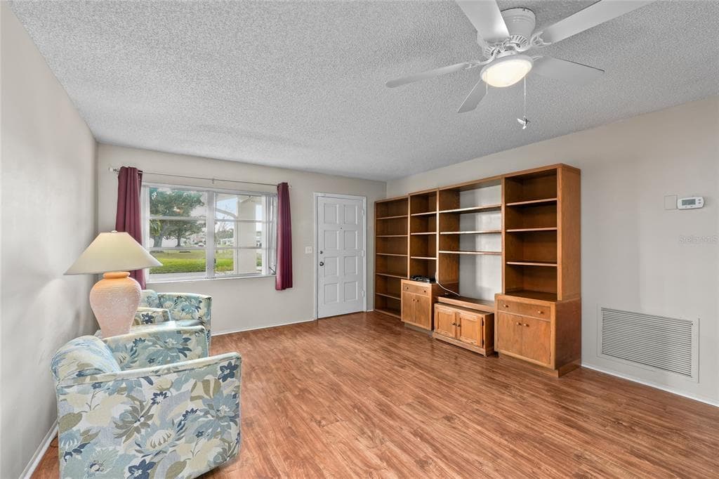 9315 42ND WAY N # #5, PINELLAS PARK, FL 33782 — zdjęcie 5