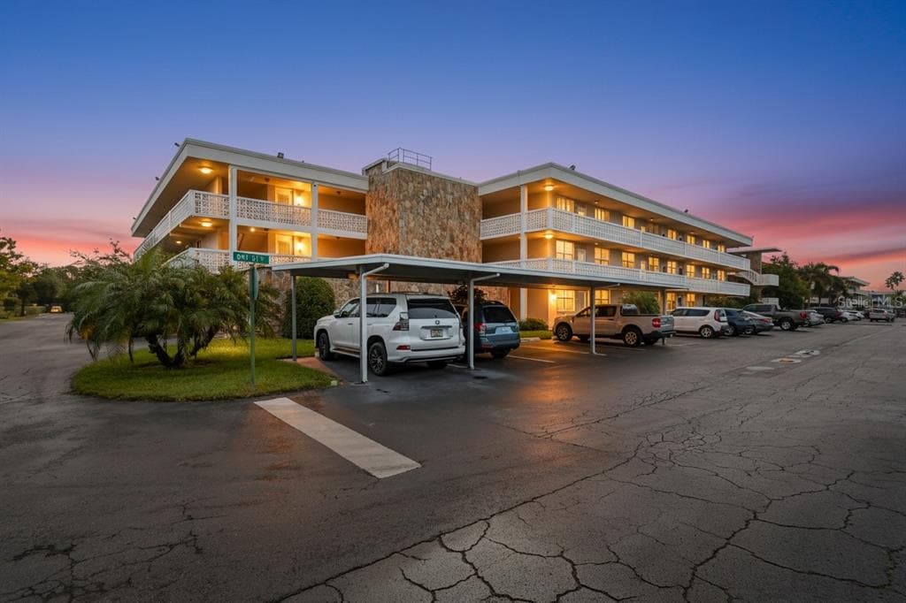 5095 BAY STREET NE # 210, ST PETERSBURG, FL 33703 — zdjęcie 2