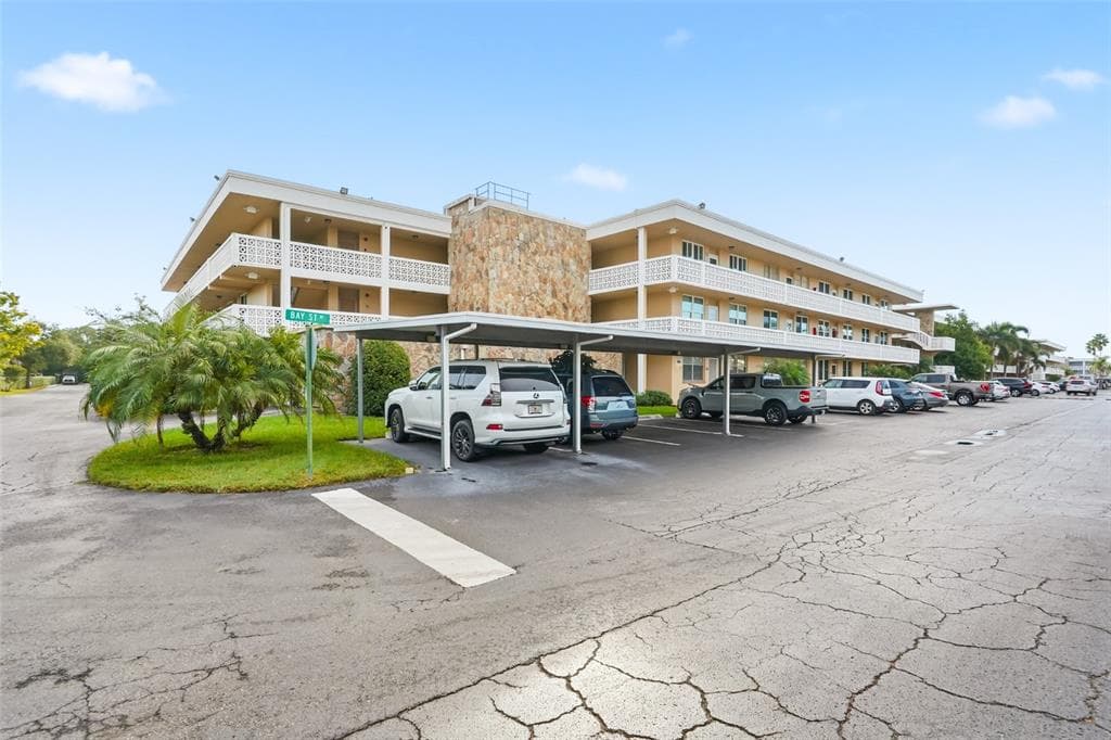 5095 BAY STREET NE # 210, ST PETERSBURG, FL 33703 — zdjęcie 4
