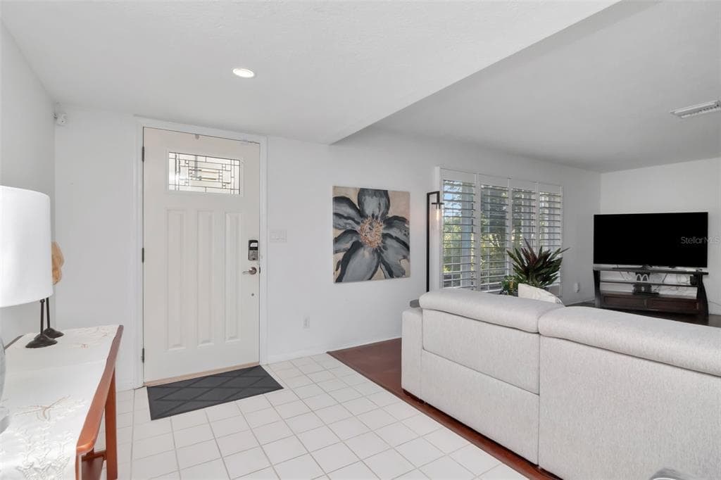 3991 38TH WAY S, ST PETERSBURG, FL 33711 — zdjęcie 2