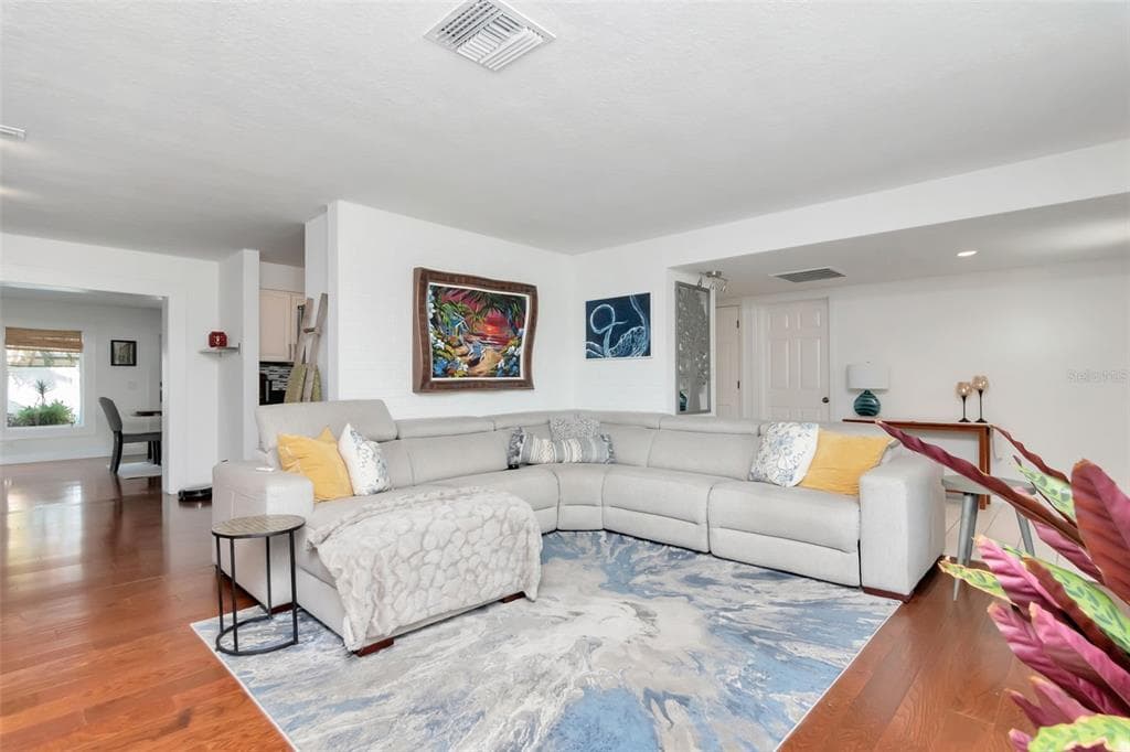 3991 38TH WAY S, ST PETERSBURG, FL 33711 — zdjęcie 4