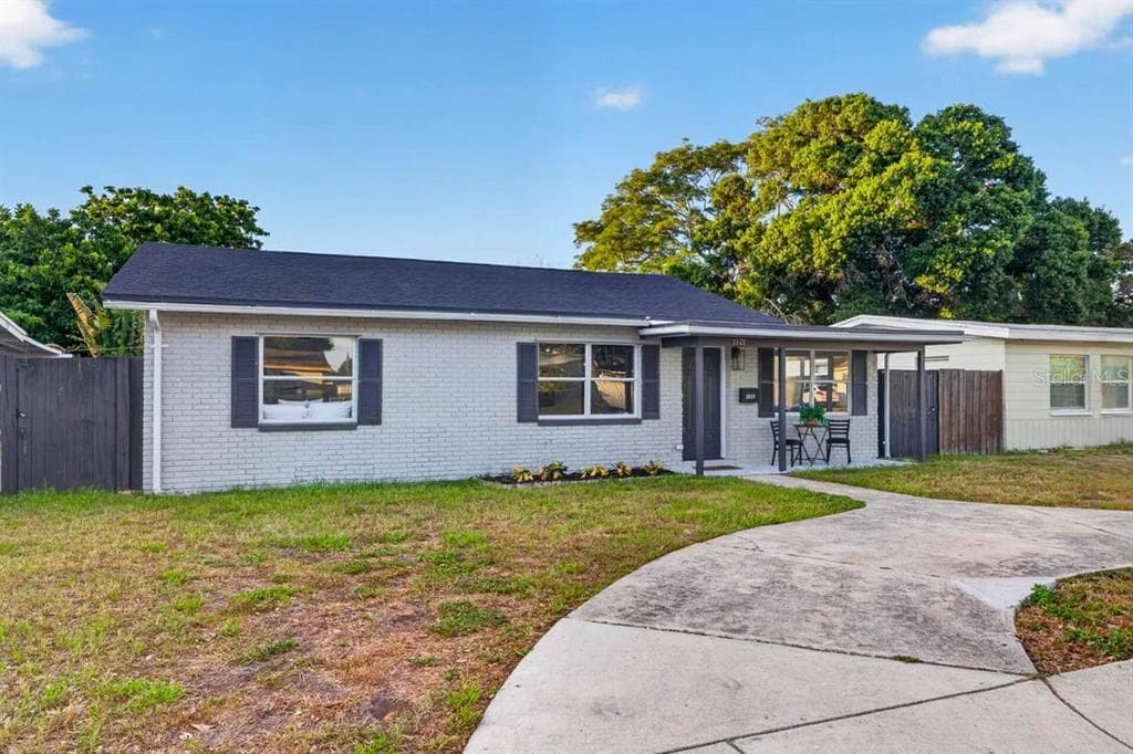 3929 13TH AVENUE N, ST PETERSBURG, FL 33713 — zdjęcie 2