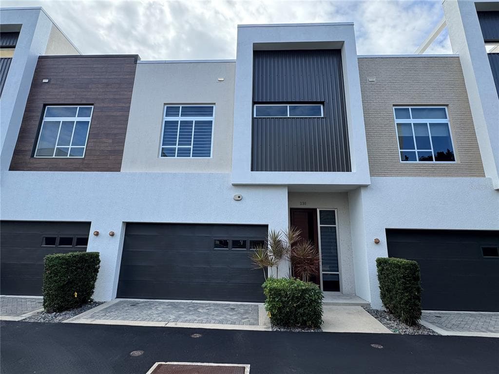 239 COSMOPOLITAN COURT, SARASOTA, FL 34236