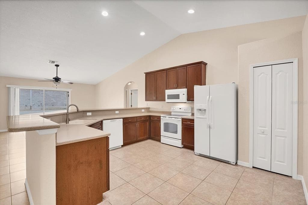15117 LYNEBURG AVENUE, PORT CHARLOTTE, FL 33981 — zdjęcie 3