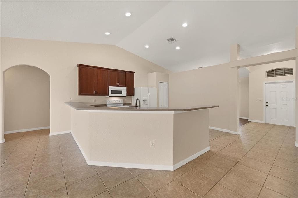 15117 LYNEBURG AVENUE, PORT CHARLOTTE, FL 33981 — zdjęcie 5