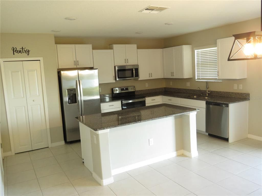 15518 MILLER CREEK DRIVE, SUN CITY CENTER, FL 33573 — zdjęcie 2