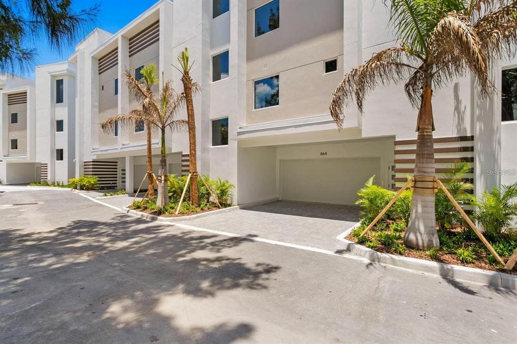 864 N OSCEOLA AVE, CLEARWATER, FL 33755