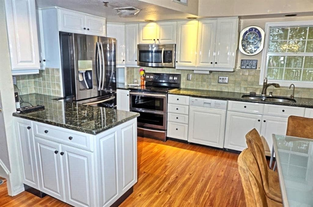 2051 VISTA DEL SOL CIRCLE # 201, LUTZ, FL 33558 — zdjęcie 4