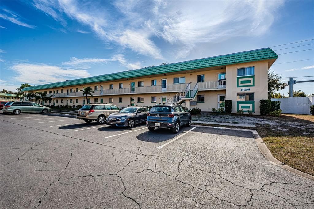 2001 GREENBRIAR BOULEVARD # 6, CLEARWATER, FL 33763 — zdjęcie 2