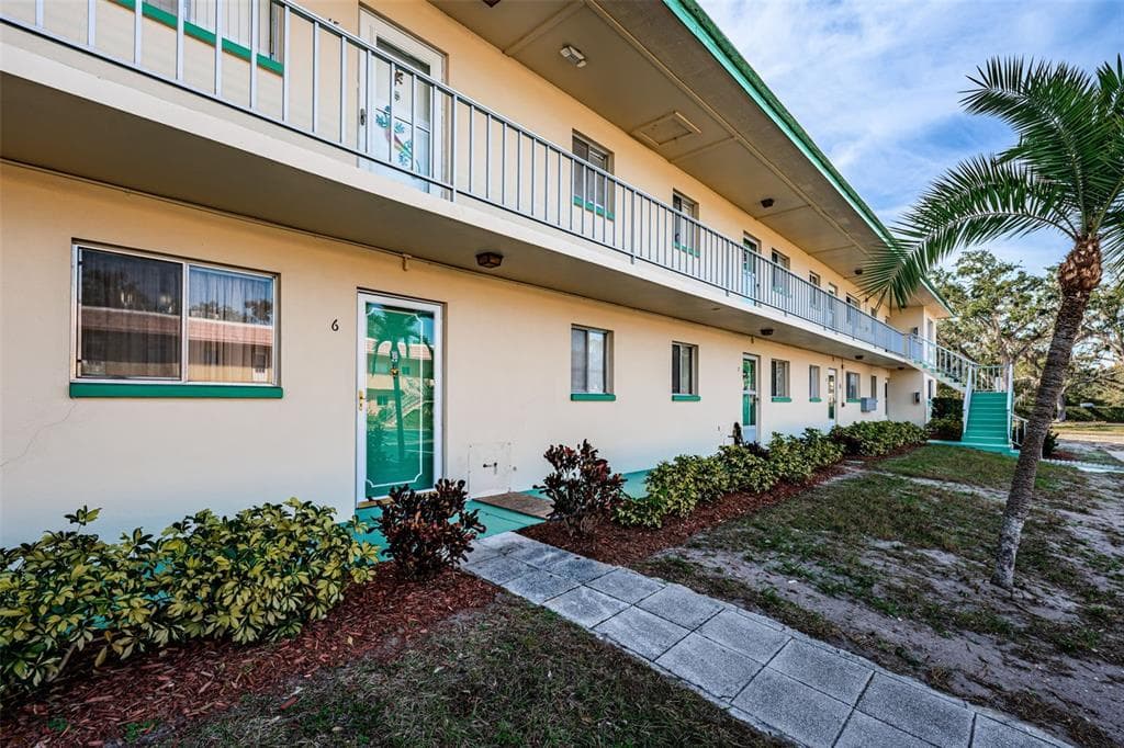 2001 GREENBRIAR BOULEVARD # 6, CLEARWATER, FL 33763