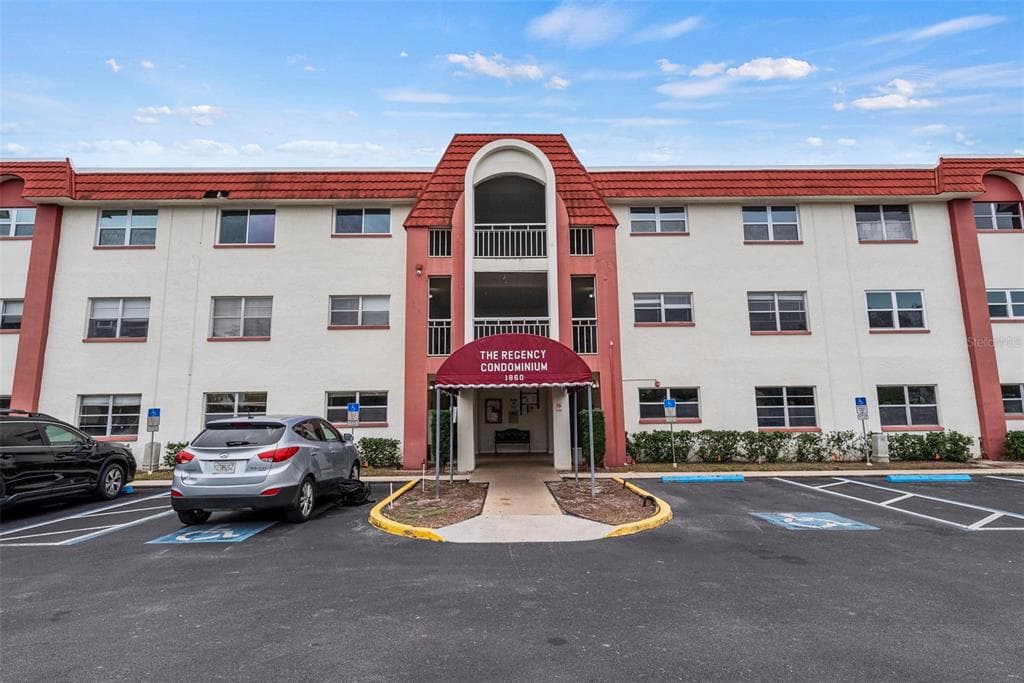 1860 MASSACHUSETTS AVENUE NE # 206, ST PETERSBURG, FL 33703 — zdjęcie 2