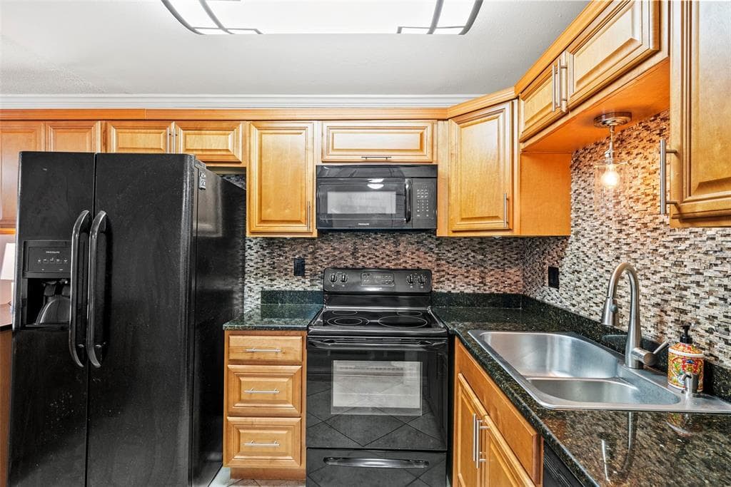 1860 MASSACHUSETTS AVENUE NE # 206, ST PETERSBURG, FL 33703 — zdjęcie 5