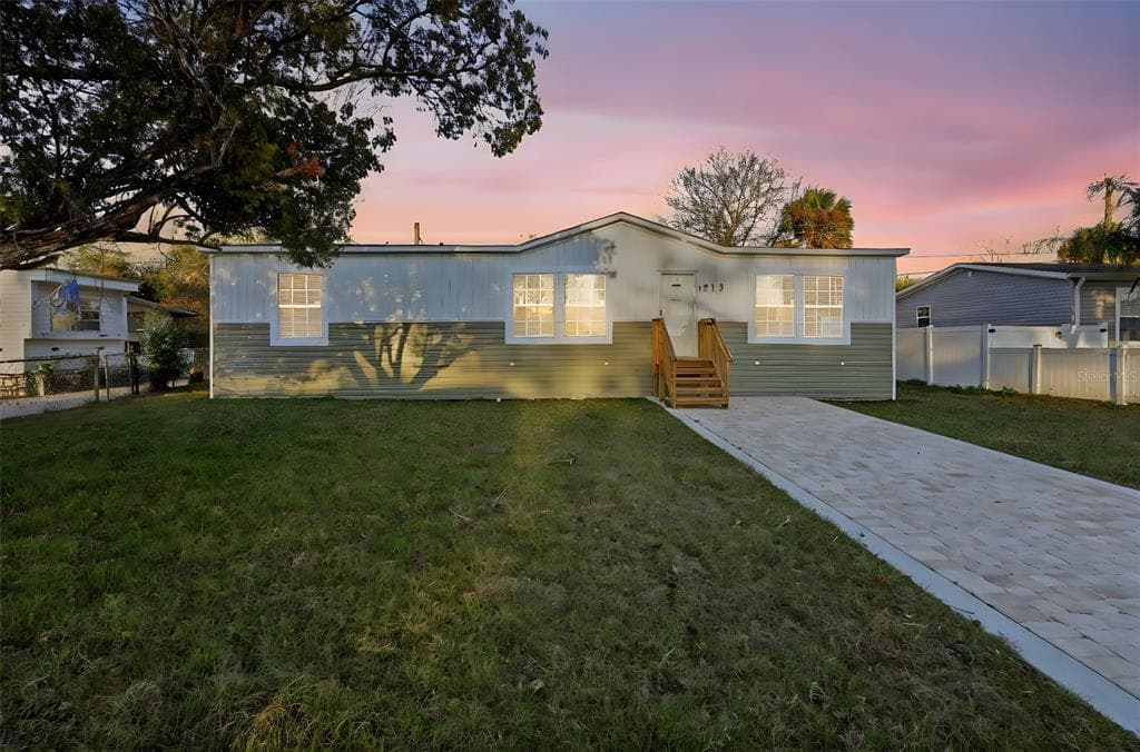 1913 WOODCREST DRIVE, ORMOND BEACH, FL 32174