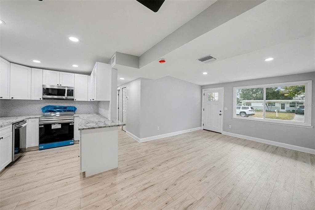 2162 BARCELONA DRIVE, CLEARWATER, FL 33764 — zdjęcie 5