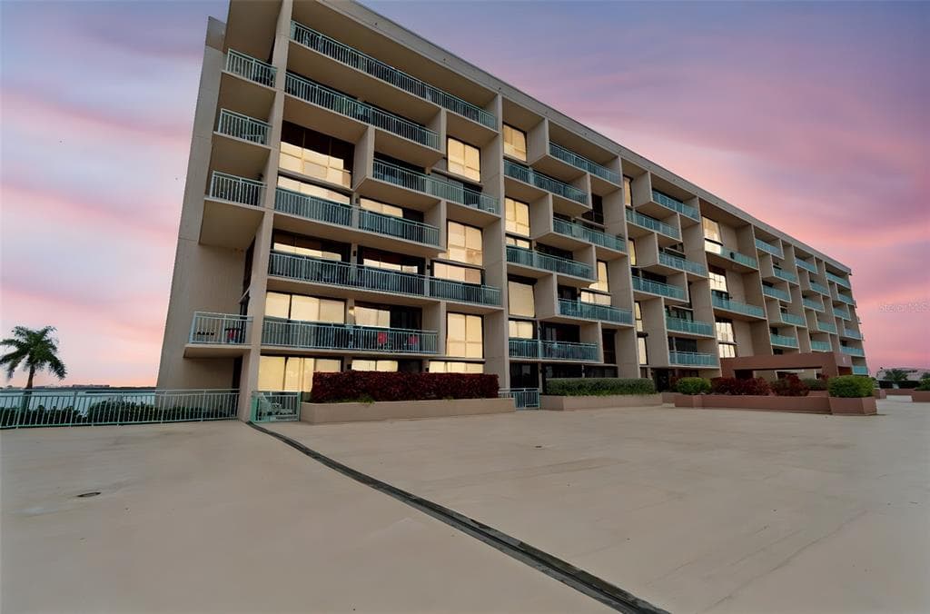 1 KEY CAPRI # 101E, TREASURE ISLAND, FL 33706 — zdjęcie 2