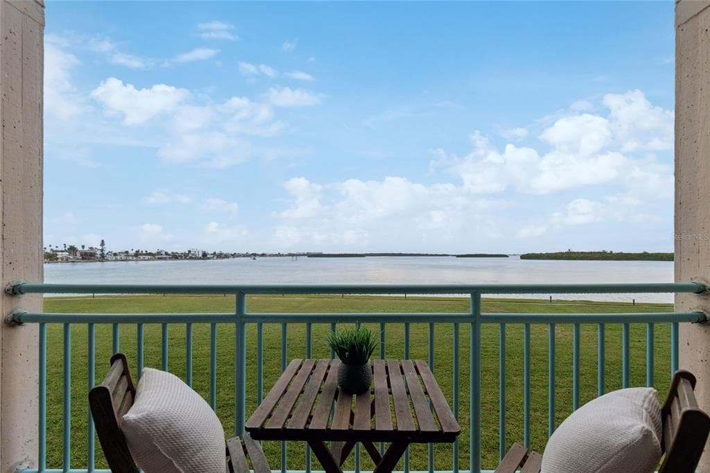 1 KEY CAPRI # 101E, TREASURE ISLAND, FL 33706