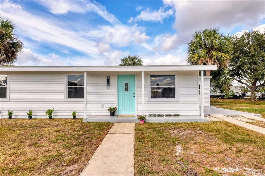 22152 LARAMORE AVENUE, PORT CHARLOTTE, FL 33952