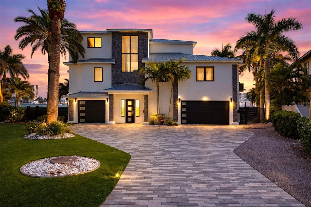 7801 9TH AVENUE S, ST PETERSBURG, FL 33707 — zdjęcie 2
