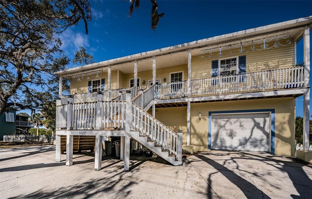 5127 BAY BOULEVARD, PORT RICHEY, FL 34668