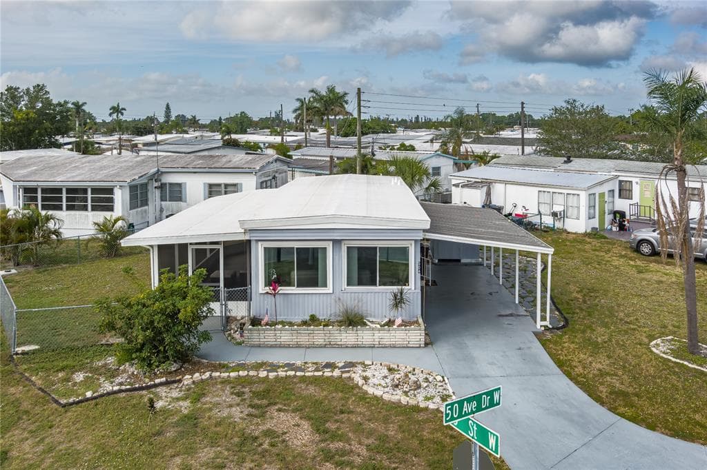 504 50TH AVENUE DR W, BRADENTON, FL 34207