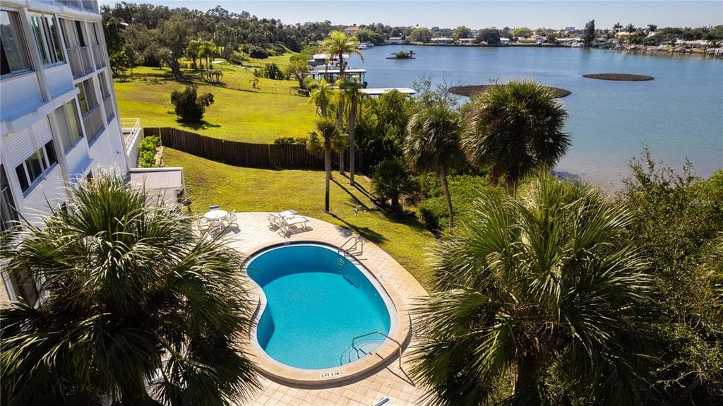 50 HARBOR VIEW LANE # 11, BELLEAIR BLUFFS, FL 33770 — zdjęcie 2