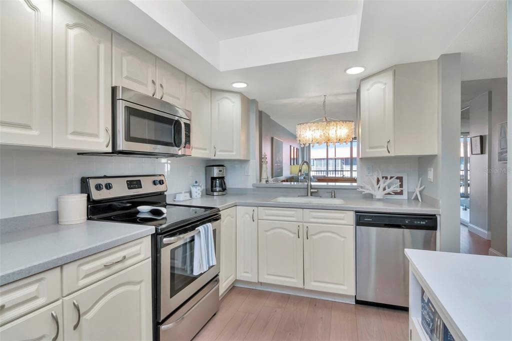 17580 GULF BOULEVARD # 403, REDINGTON SHORES, FL 33708 — zdjęcie 5