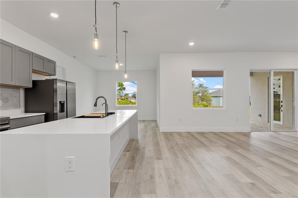 13514 KEYSTONE BOULEVARD, PORT CHARLOTTE, FL 33981 — zdjęcie 3