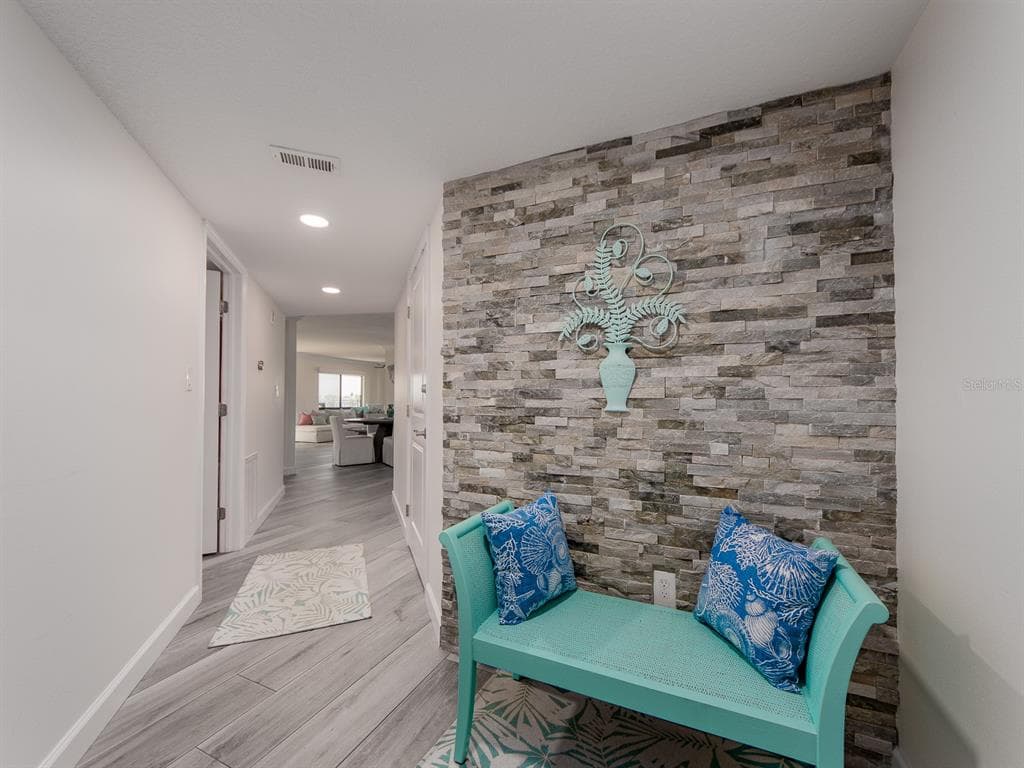 240 SAND KEY ESTATES DRIVE # 216, CLEARWATER BEACH, FL 33767 — zdjęcie 3