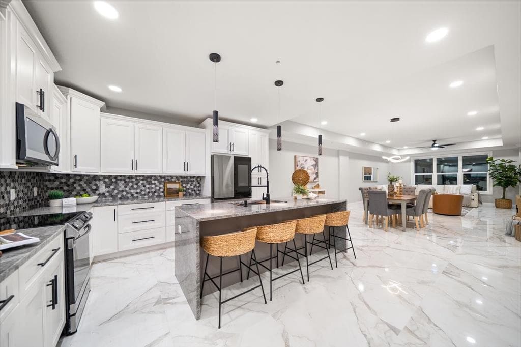211 DOLPHIN POINT # 202, CLEARWATER, FL 33767 — zdjęcie 4