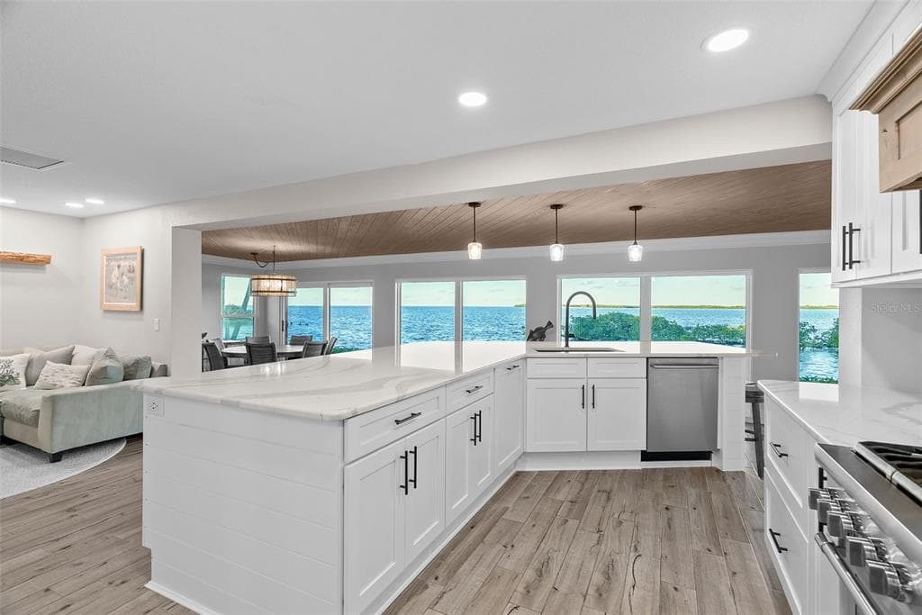 5791 WESTSHORE DRIVE, NEW PORT RICHEY, FL 34652 — zdjęcie 5