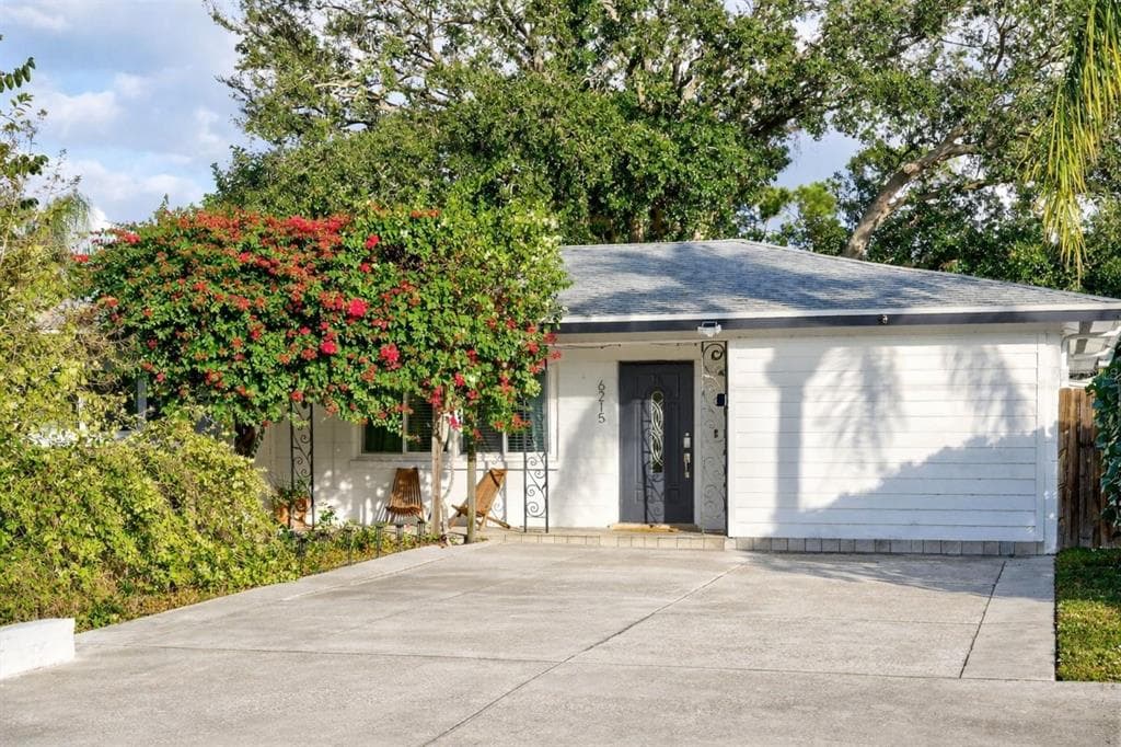 6215 RODGERS AVENUE, SARASOTA, FL 34231