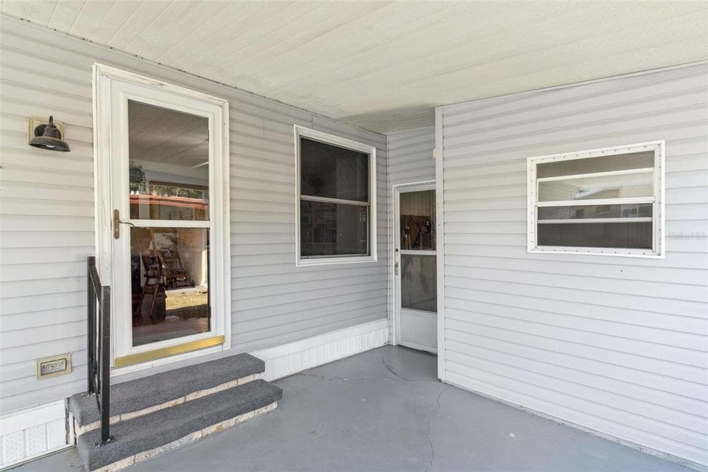 221 PINEWOOD DRIVE, EUSTIS, FL 32726 — zdjęcie 4