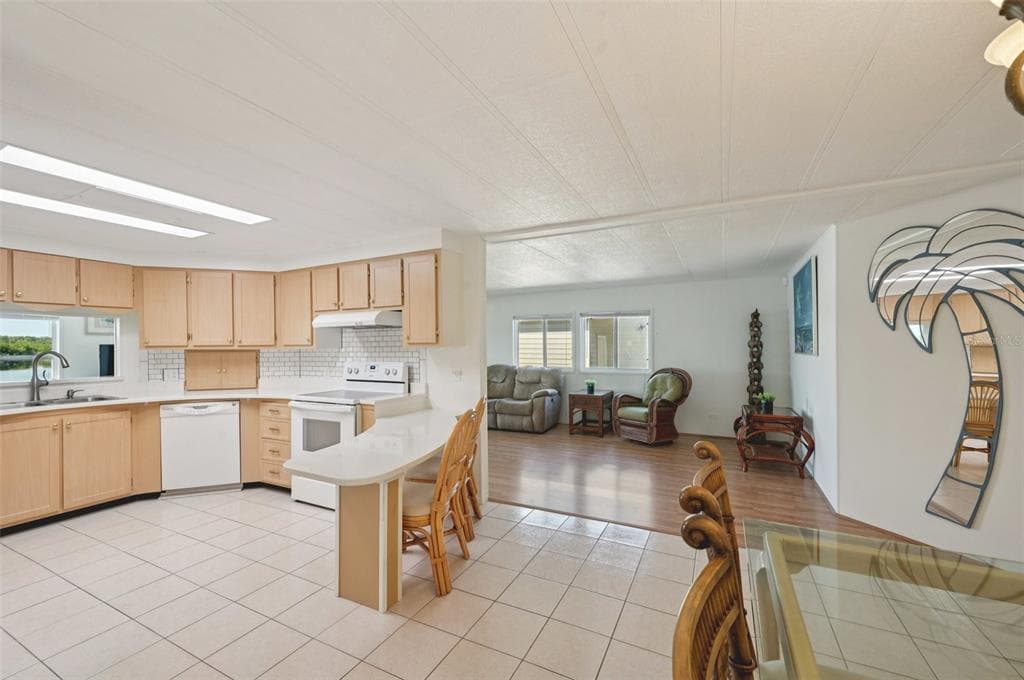 156 MARTINIQUE ROAD, NORTH PORT, FL 34287 — zdjęcie 4