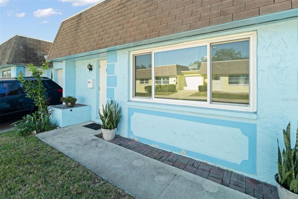 7050 VERSAILLES N, PINELLAS PARK, FL 33781 — zdjęcie 2