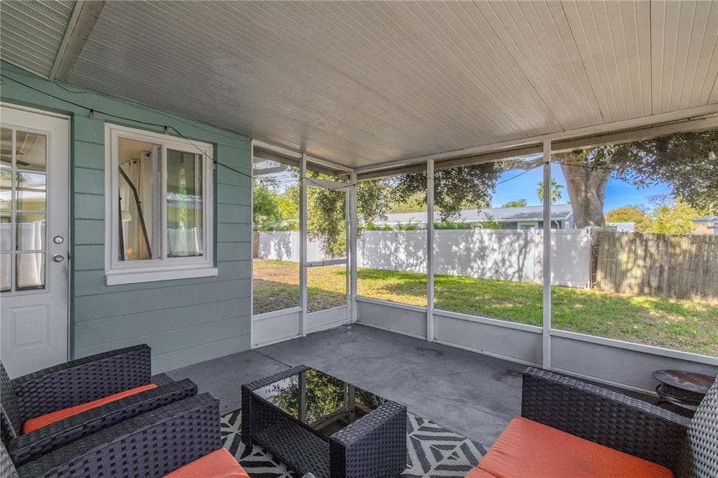 11615 PARK BOULEVARD, SEMINOLE, FL 33772 — zdjęcie 2